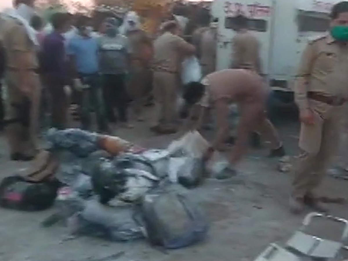 印度北方邦两卡车相撞，致23名民工死亡