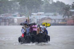 飓风“安攀”袭击印度西孟加拉邦，时速165公里，造成12人死亡